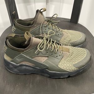 NIKE Air Huarache Run Ultra Triple Olive Size 9.5